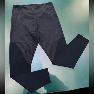 NWT Black Stretch Pull-on Ponte Leggings by Lysse New York, Size Large